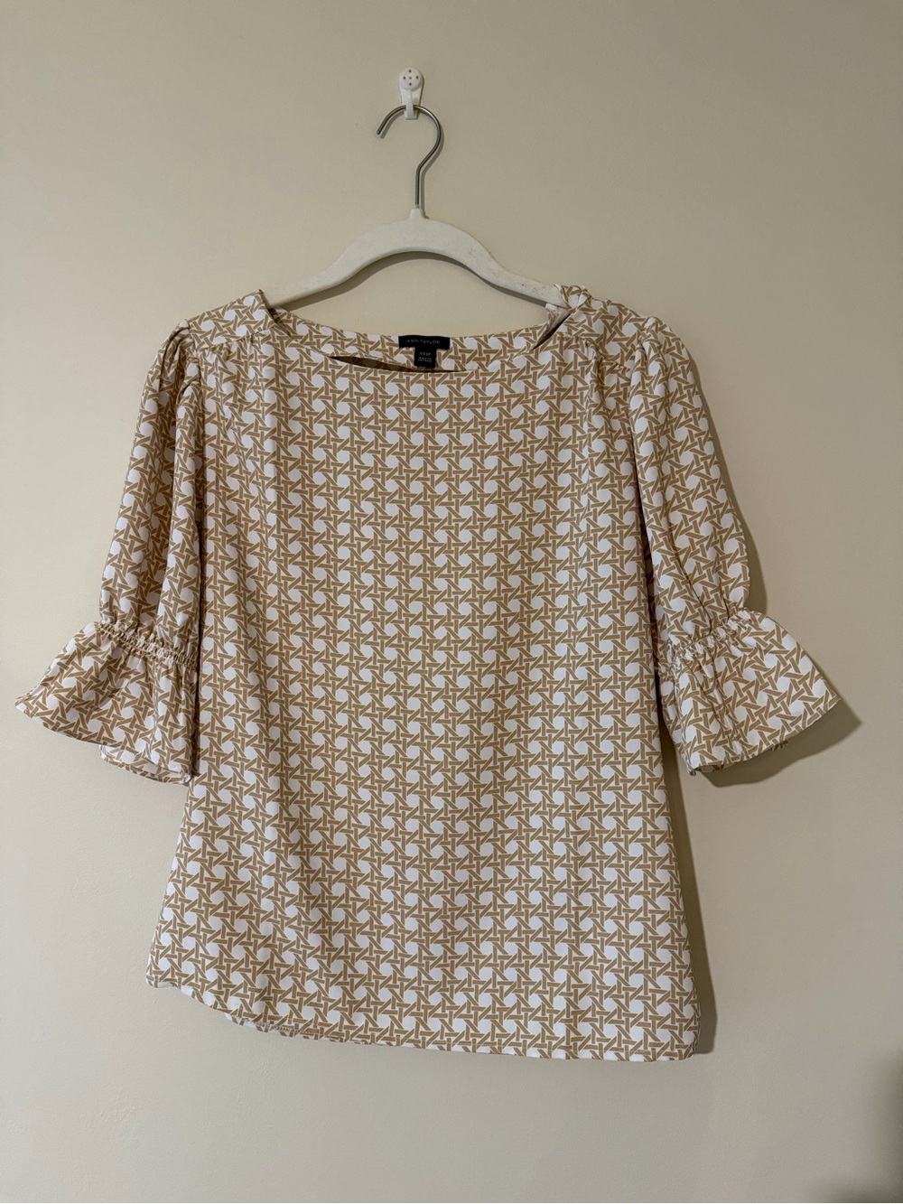 Ann Taylor Cream & Tan Geometric Ruffle Sleeve Blouse